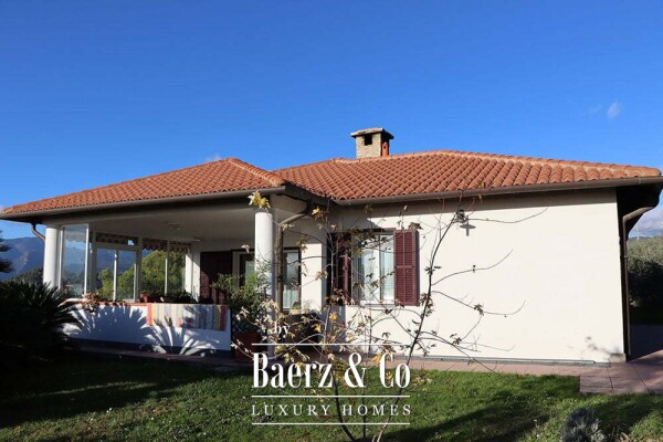 photo 1 Villa for sale 244 m²
