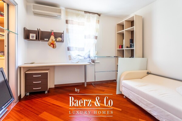 photo 9 Split, Meje, spacious four-bedroom apartment on two floors